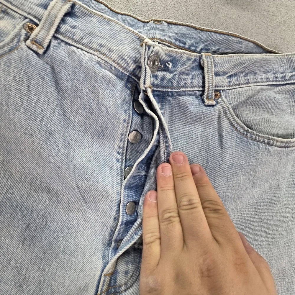VTG Levis 501 Jeans Mens Blue Light Wash Straight Button Fly Made USA Fits 36x25